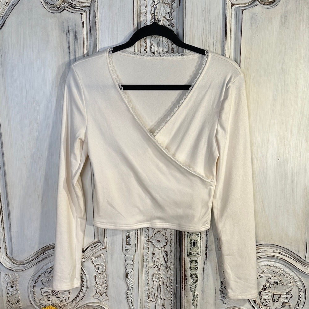 Curated 2piece Minnie Mouse Bundle With Wrap Top … - image 2